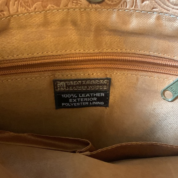 GREAT AMERICAN LEATHER WORKS TOOLED CROSSBODY 😍 - Picture 4 of 4